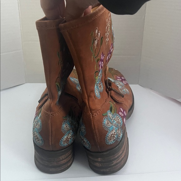 Brako flower embroidered brown zip up moto style boots size 41 women’s 10 - Picture 4 of 9